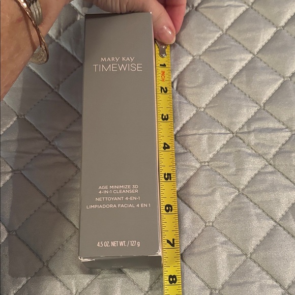 Mary Kay Timewise Age Minimize 3D Cleanser in Gray - Picture 5 of 5